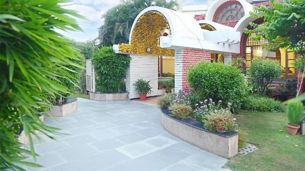מלון גורגאון Goa Country Club