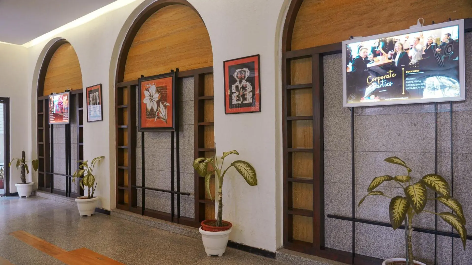 Goa Country Club Hotel Gurgaon Indien